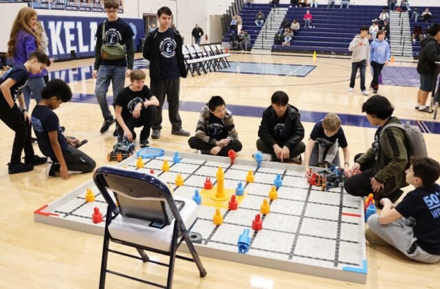 robot comp